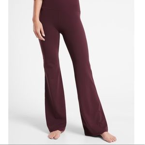Athleta Elation Flare Spiced Cabernet Small